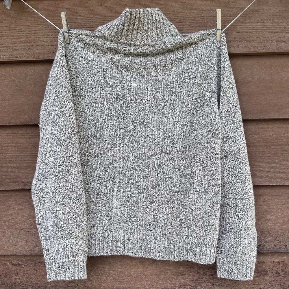 Vintage Carolyn Taylor Womens V-Neck Sweater Size L Gray Knit Acrylic Blend - Picture 5 of 7